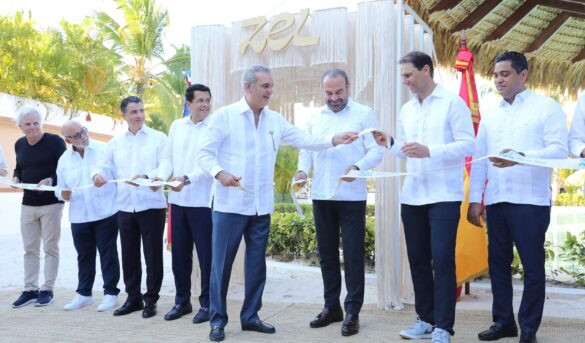 Tenista Rafael Nadal y Grupo Meliá inauguran hotel en la RD