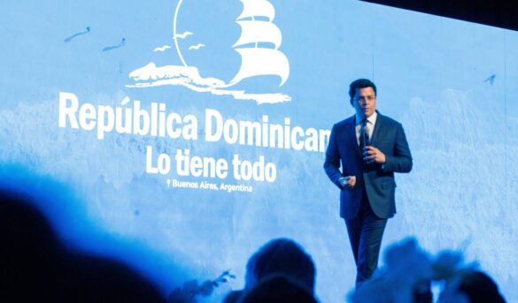 David collado presenta cifras récord del turismo en República dominicana durante abril 2025 desde Santiago de los Caballeros