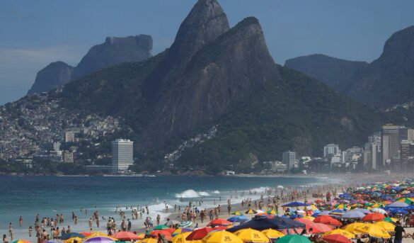 Tras las protestas, el alcalde de Río de Janeiro relajó las restricciones a la música en vivo en las playas