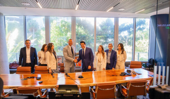 David Collado y Alex Rodríguez anuncian inversión de mil millones de dólares en Playa Grande