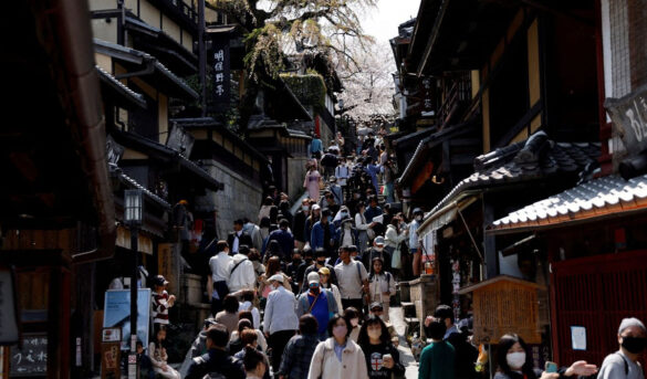 Alerta para los turistas en Japón: el país lleva hasta el límite la ley de consumo de marihuana