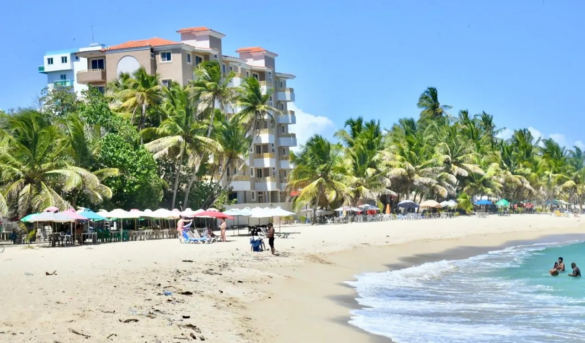 Denuncian construcciones ilegales en franja costera de RD