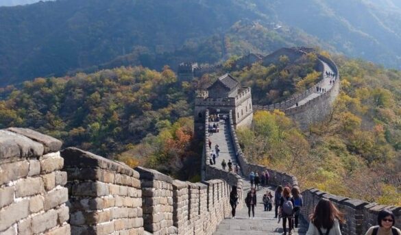 Turismo global crece a buen ritmo en 2025 con China como mayor emisor 
