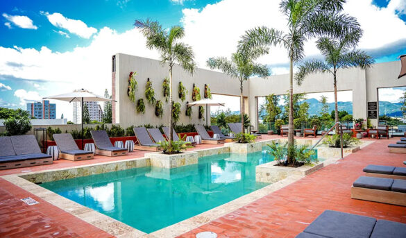 Los hoteles apuestan a diseños de casonas santiagueras y a la gastronomía caribeña para contar historias a viajeros