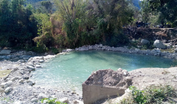 Las pozas claras de Guayabal: tinas y charcos que invitan al baño