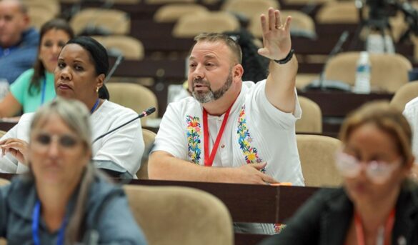 Turismo en Cuba sin cimientos: aeropuertos en pésimo estado, campos improductivos y deudas sin pagarv