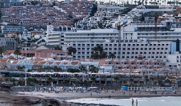 Basta de turismo depredador. No a la turistificación de nuestros entornos.