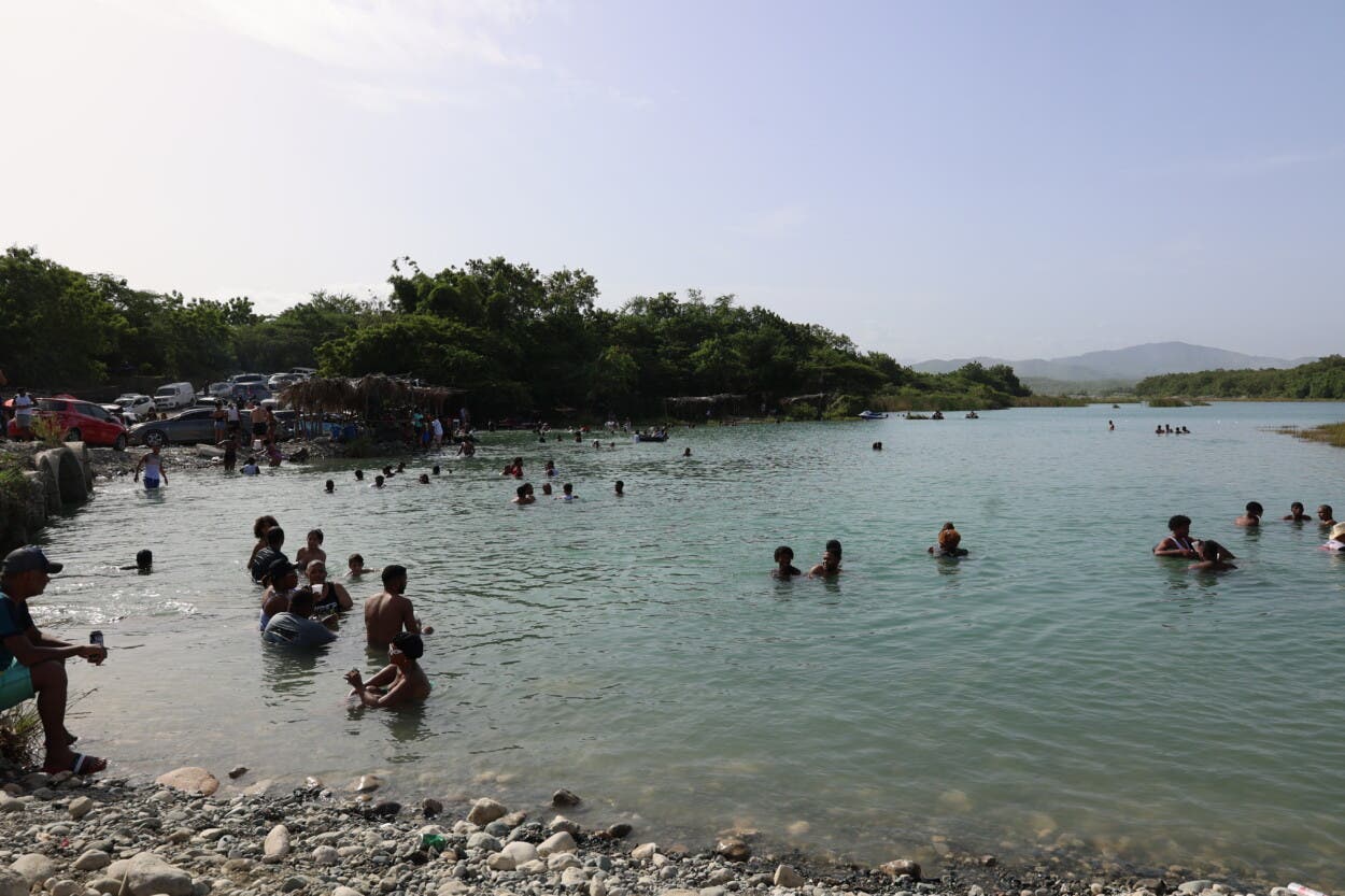 ¿Buscas un chapuzón cerca de Santo Domingo? Descubre La Neverita en el río Nizao