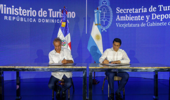 República Dominicana y Argentina firman acuerdo para fortalecer intercambio turístico