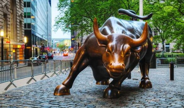 La historia de “por qué se le tocan los huevos” al toro de Wall Street