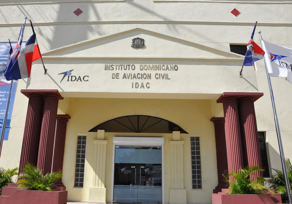 Secretario general OACI reconoce labor del IDAC y crecimiento transporte aéreo en RD
