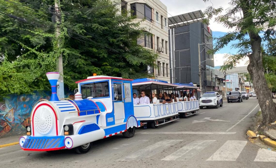 Santiago promueve Tren Turístico con visita de tour operadores de EE.UU.