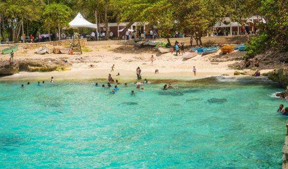 David Collado anuncia inauguración en 30 días del parque submarino La Caleta