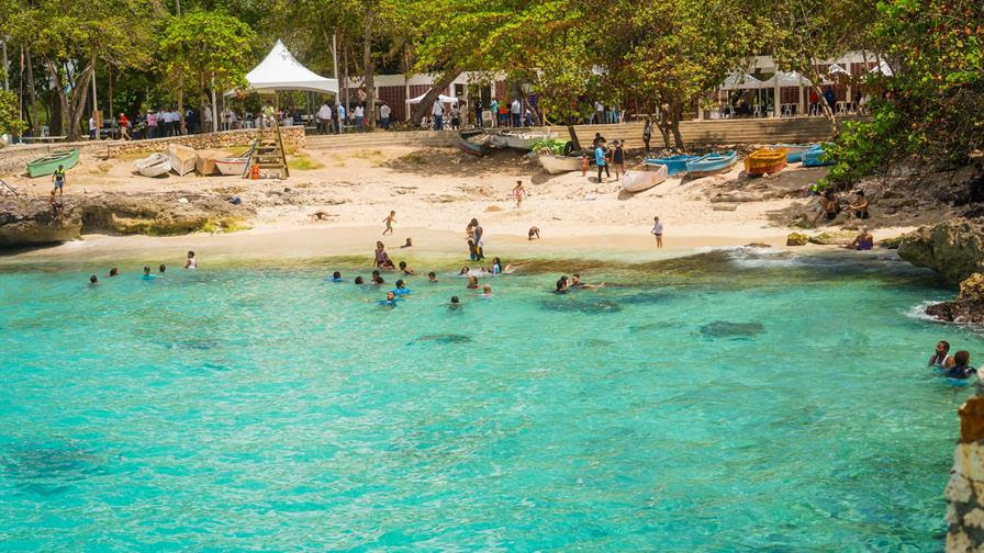 David Collado anuncia inauguración en 30 días del parque submarino La Caleta