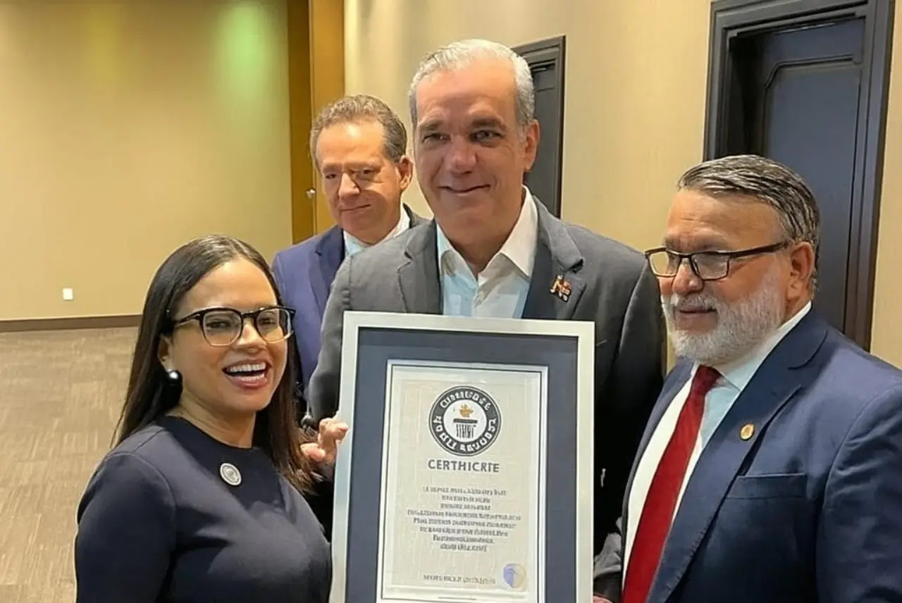 Presidente Abinader felicita a Restaurante Amigos por récord Guinness