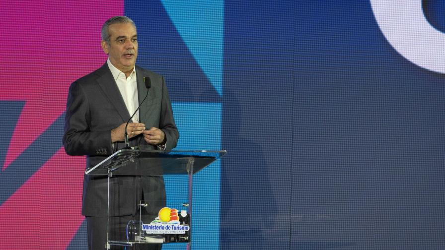 Abinader: “Hemos mejorado todos los polos turísticos del país”