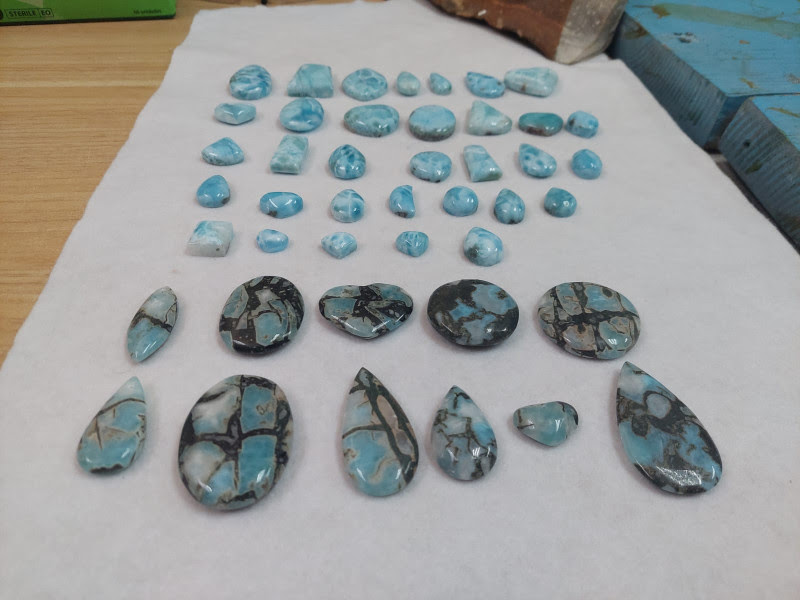 Industria del Larimar: ante el desafío de valorizar la piedra azul