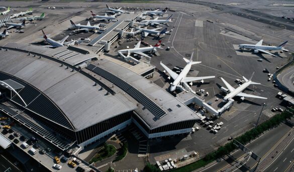 Al menos 9.000 vuelos afectados en Estados Unidos por las intensas nevadas que azotan a varias regiones del país