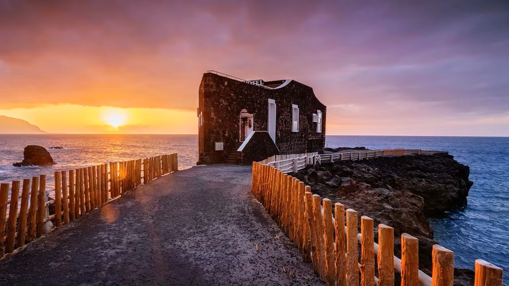 Así es Puntagrande, el hotel más pequeño del mundo