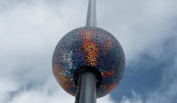 La bola de Times Square brillará doble en Año Nuevo 2026: descubre por qué