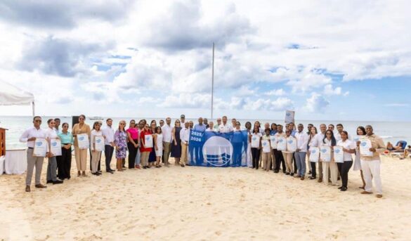 Siete playas en La Romana revalidan certificación Bandera Azul 