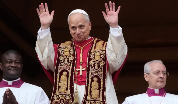 León XIV celebra la misa de Navidad tres décadas después y llama a la paz