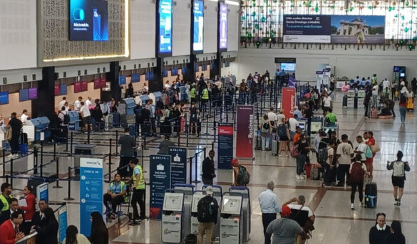 Tormenta de nieve afecta vuelos que salen del AILA hacia Nueva York, Boston y Newark