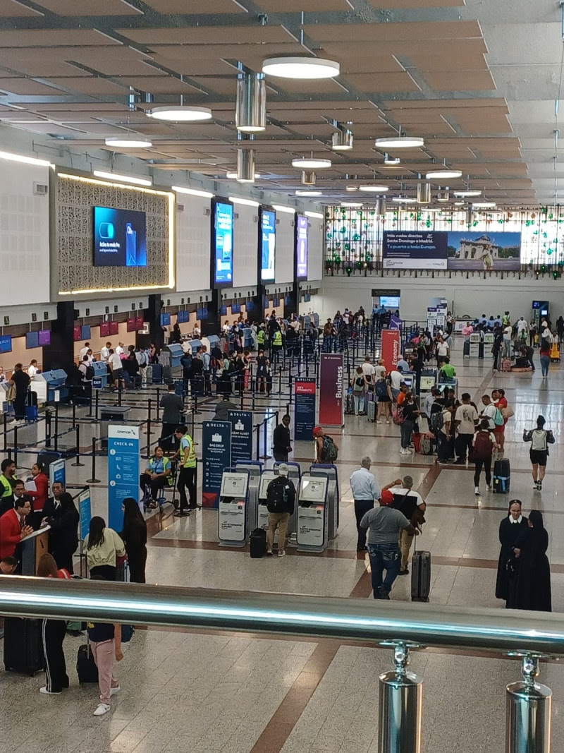 Tormenta de nieve afecta vuelos que salen del AILA hacia Nueva York, Boston y Newark