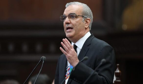 Presidente Luis Abinader suspende viaje a FITUR para abordar prioridades nacionales