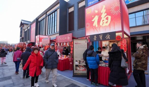 Turistas estadounidenses emprenden viajes a China para vivir la Fiesta de la Primavera