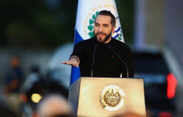 Bukele posiciona a El Salvador como destino turístico regional con espectáculos masivos y el impulso de la seguridad