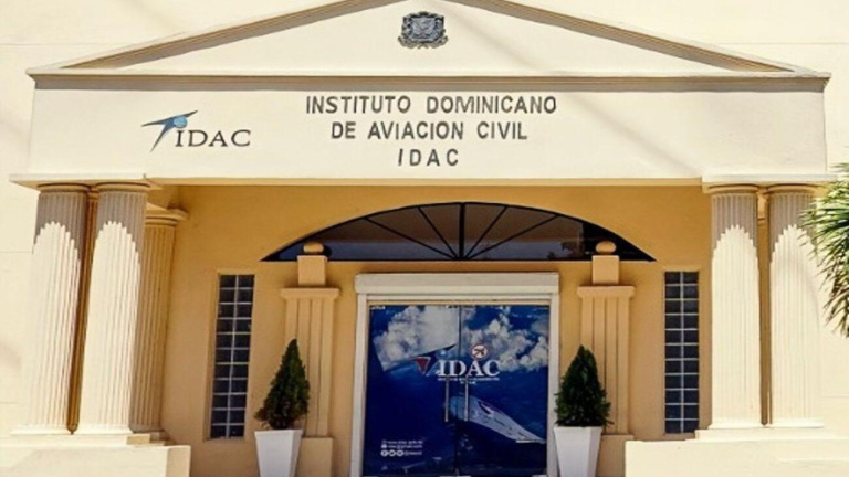 Asociación de Pilotos e IDAC realizarán inversiones para fortalecer sector aeronáutico