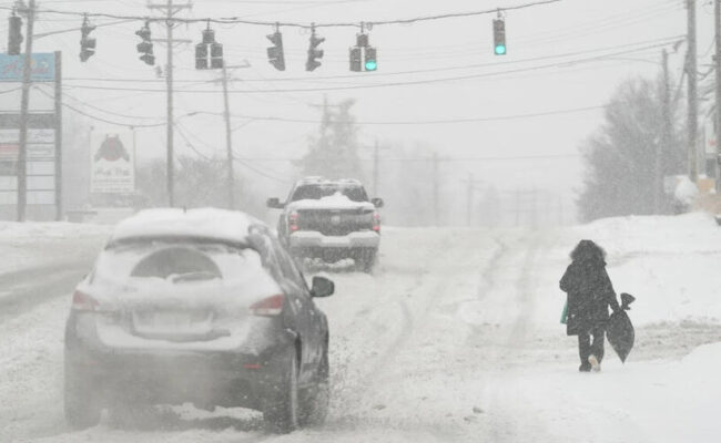 Tormenta invernal en el noreste de EE. UU. obliga a declarar emergencias y prohibir viajes