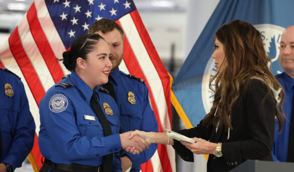 EEUU: Suspenden los programas de seguridad aeroportuaria TSA PreCheck y Global Entry