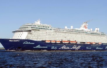 Miles de turistas atrapados en cruceros en el golfo Pérsico tras los ataques de Irán