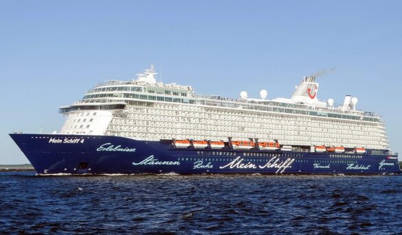 Miles de turistas atrapados en cruceros en el golfo Pérsico tras los ataques de Irán