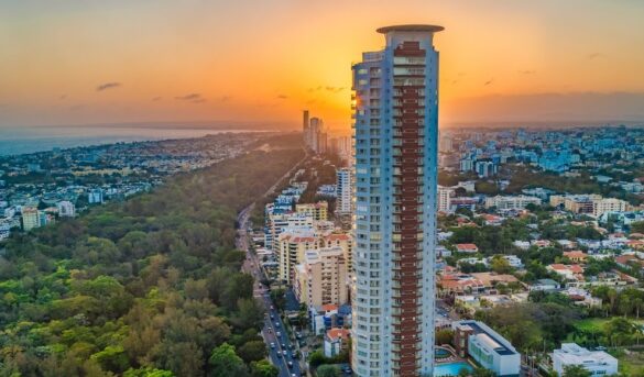 El presidente Luis Abinader impulsa educación técnica para el crecimiento del turismo dominicano