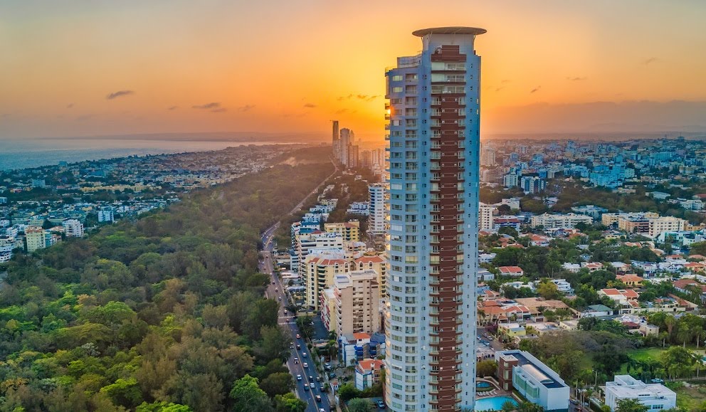 El presidente Luis Abinader impulsa educación técnica para el crecimiento del turismo dominicano