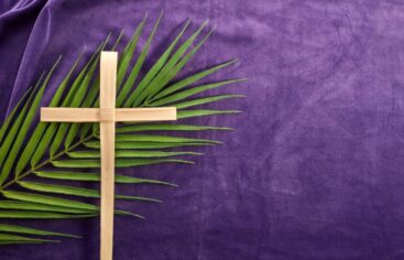 El lenguaje silencioso de Semana Santa: Lo que expresan sus símbolos y colores