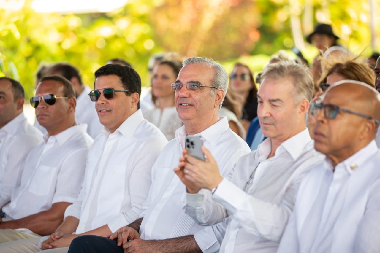 Alex Rodríguez felicita al presidente Abinader y al ministro Collado por su transparencia y eficiencia