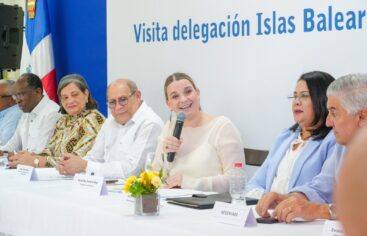 Presidenta de Islas Baleares destaca modelo del Infotep y resalta la formación como clave del turismo