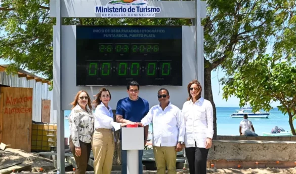 Ministerio de Turismo inicia construcción de parador fotográfico en Punta Rucia para impulsar el turismo