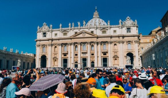 Turismo religioso y espiritual en el siglo XXI: nuevas motivaciones más allá de la fe tradicional