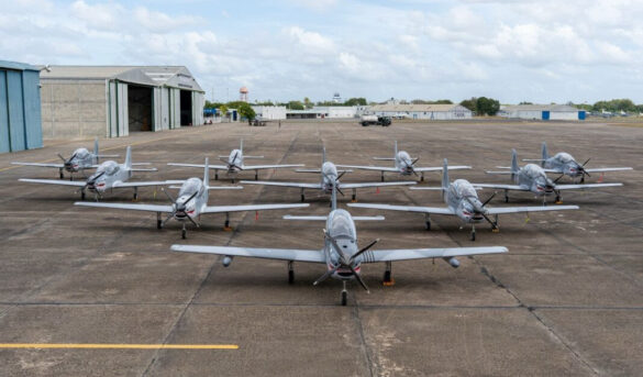 RD consolida su industria aeronáutica con la primera decena de aviones TP-75 Dulus ensamblados localmente
