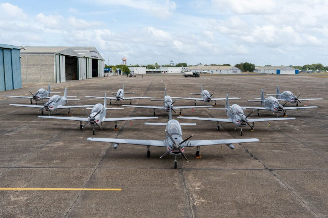 RD consolida su industria aeronáutica con la primera decena de aviones TP-75 Dulus ensamblados localmente