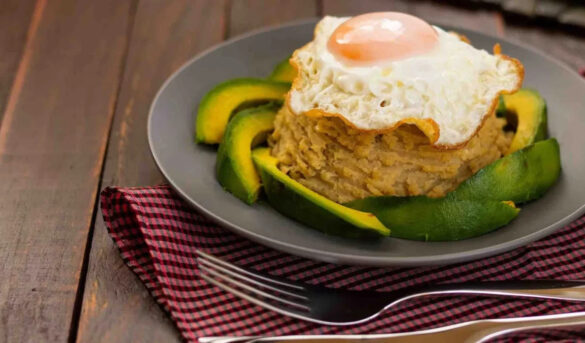 El plátano es el rey de la mesa dominicana: los aportes de comerlo en un buen mangú, hervido o frito