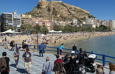 El turismo roza el lleno en Semana Santa gracias al desvío de viajeros de Asia a Europa por la guerra