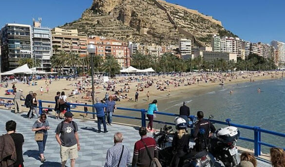 El turismo roza el lleno en Semana Santa gracias al desvío de viajeros de Asia a Europa por la guerra