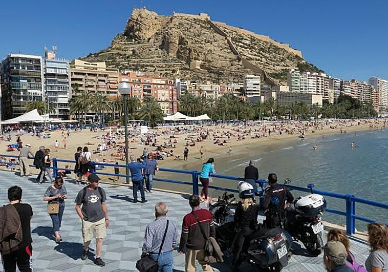 El turismo roza el lleno en Semana Santa gracias al desvío de viajeros de Asia a Europa por la guerra