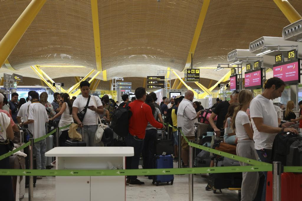 La guerra rebaja las expectativas del sector turístico ante una Semana Santa que iba a ser histórica